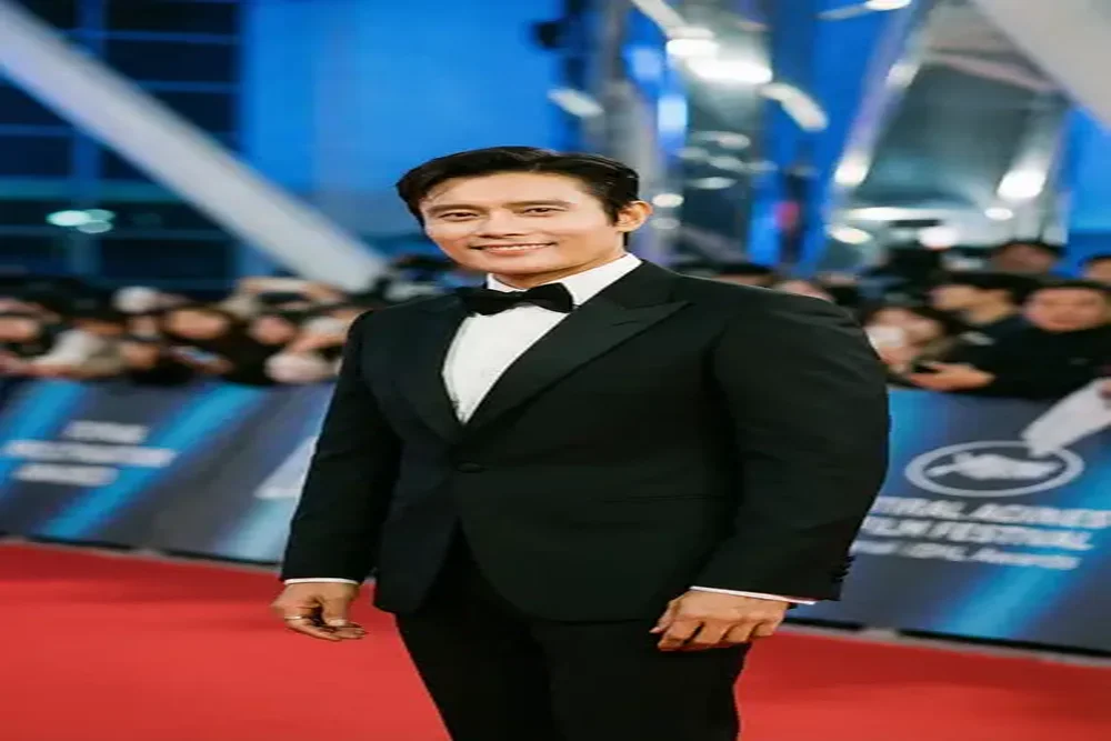 麻豆传媒合作国际男演员红毯照